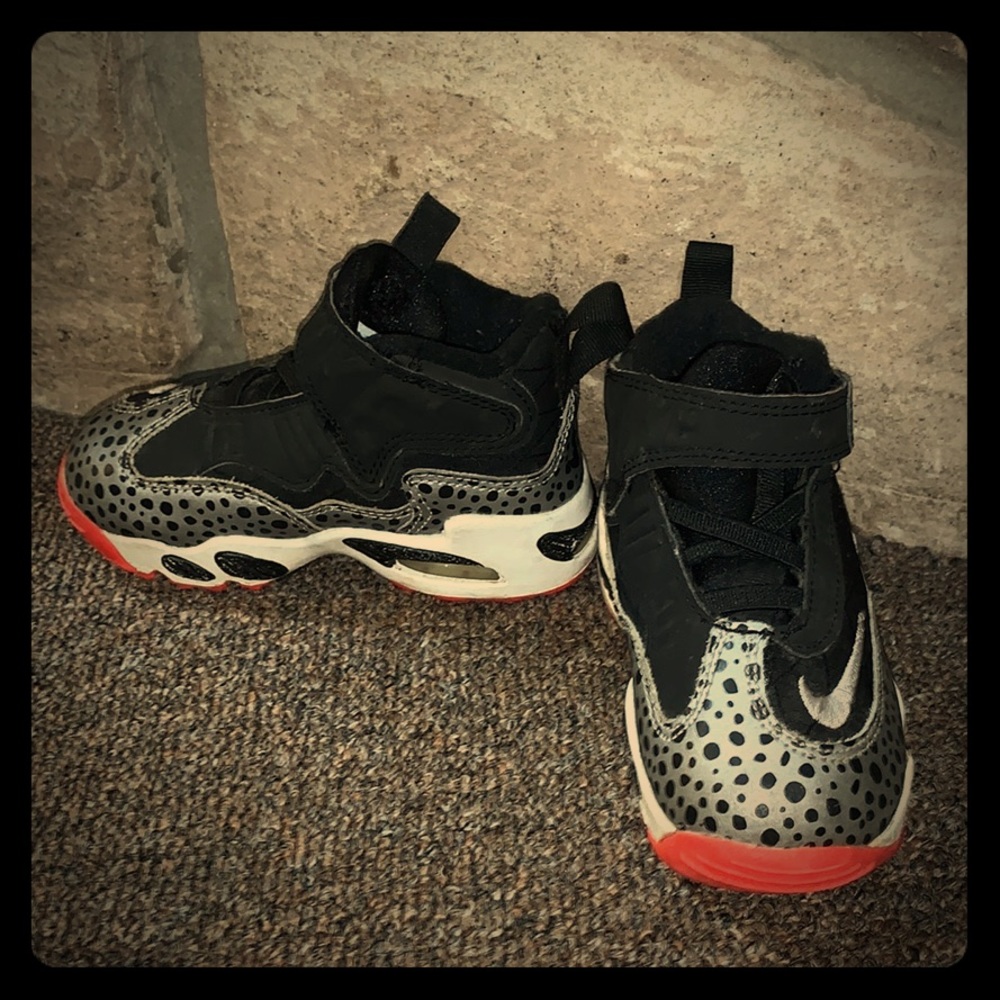 NIKE Boys Sneakers Size 7C